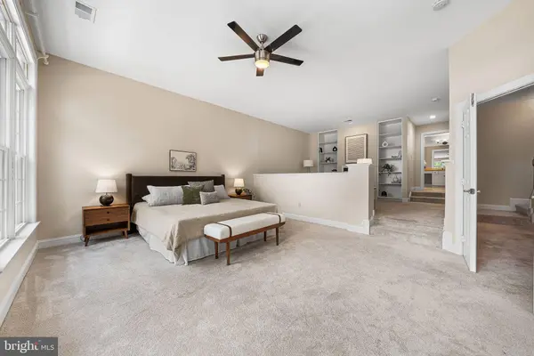 1588 N COLONIAL TER, Arlington, VA 22209