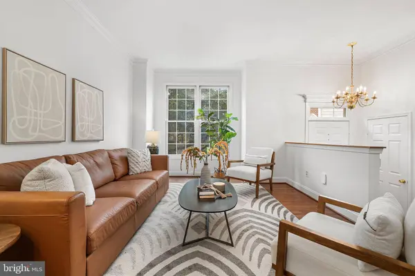 3913 CHARLES AVE, Alexandria, VA 22305