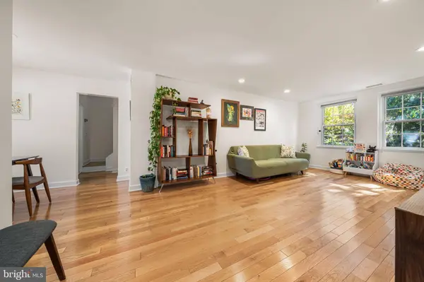 3201 S STAFFORD ST #B2, Arlington, VA 22206