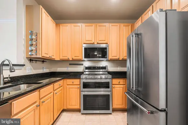 2055 26TH ST S #5-410, Arlington, VA 22206