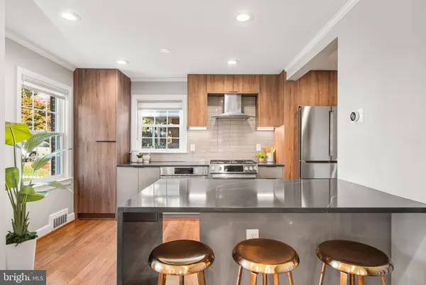 2719 N EDISON ST, Arlington, VA 22207