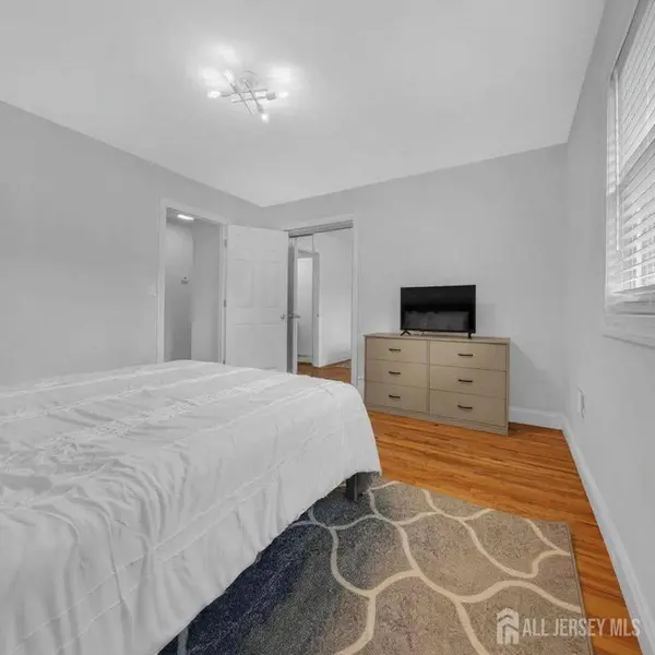 1143 roe AVE, Point Pleasant, NJ 08742