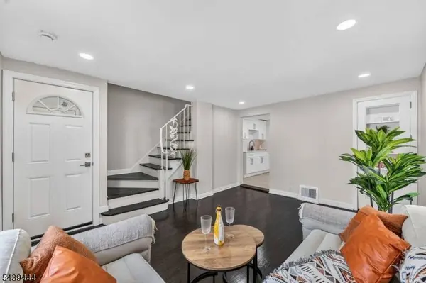 1380 Hamilton St, Elizabeth City, NJ 07208