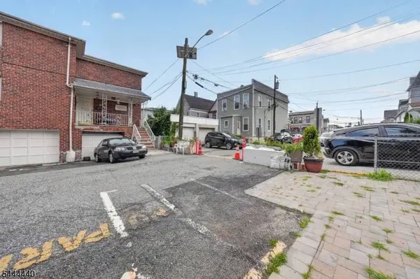 9052 New York Ave #1B, North Bergen Twp., NJ 07047