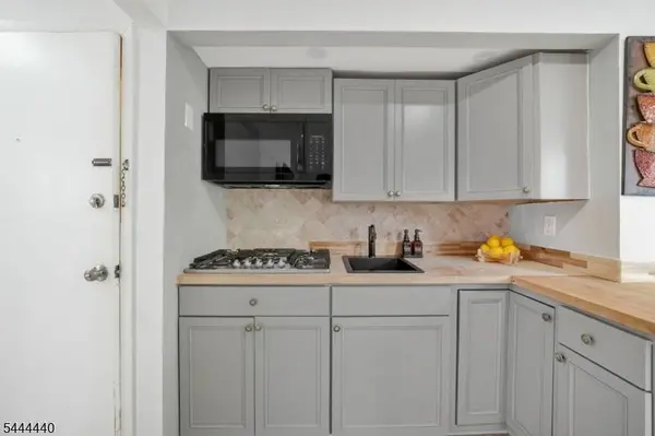 9052 New York Ave #1B, North Bergen Twp., NJ 07047
