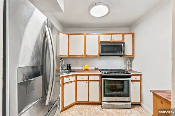 1338 Lavender CT, Mahwah, NJ 07430