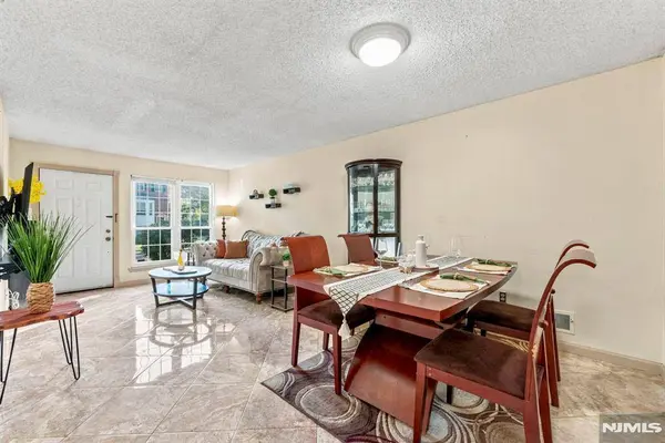 1338 Lavender CT, Mahwah, NJ 07430
