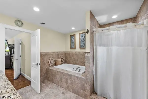 39 Paterson Ave, Clifton City, NJ 07014