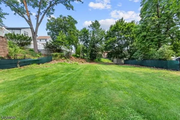 39 Paterson Ave, Clifton City, NJ 07014