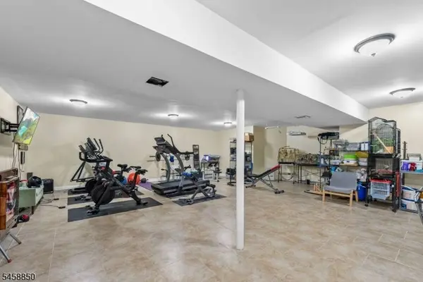 39 Paterson Ave, Clifton City, NJ 07014
