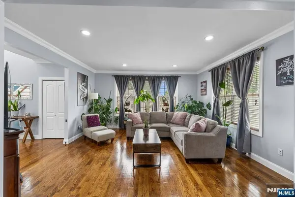 39 Paterson AVE, Clifton, NJ 07014