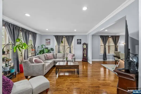 39 Paterson AVE, Clifton, NJ 07014