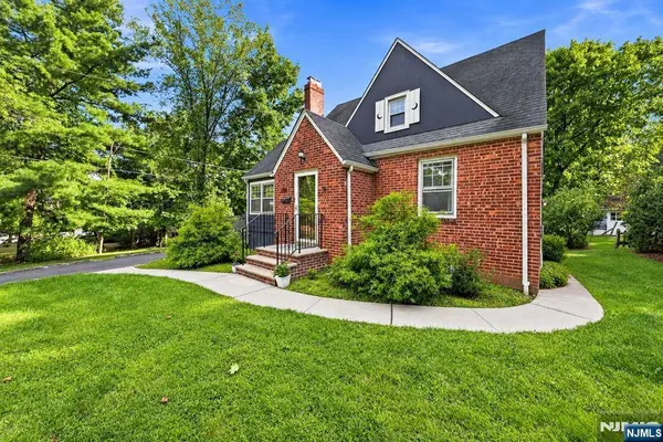 724 Eagle Rock AVE, West Orange, NJ 07052