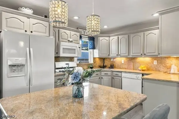 27 Harrison Ave, Carteret Boro, NJ 07008