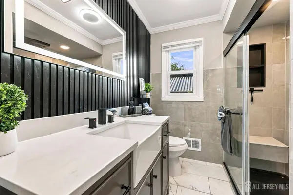 27 Harrison AVE, Carteret, NJ 07008