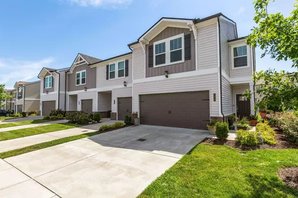 1210 W End Station Dr, Lebanon, TN 37087