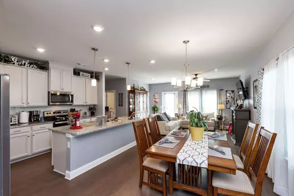 1210 W End Station Dr, Lebanon, TN 37087