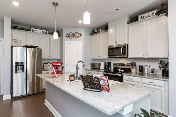 1210 W End Station Dr, Lebanon, TN 37087