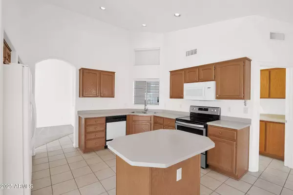 14814 W PICCADILLY Road, Goodyear, AZ 85395