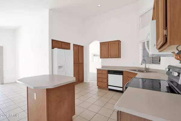 14814 W PICCADILLY Road, Goodyear, AZ 85395