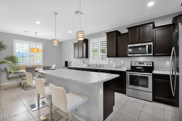 10219 W LAWRENCE Lane, Peoria, AZ 85345