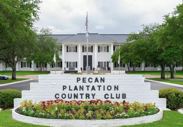 Living and Building in Pecan Plantation, Granbury’s Best-Kept Secret