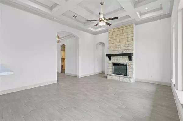 725 Jameson, Springtown, TX 76082