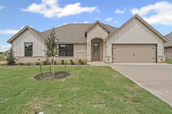 725 Jameson, Springtown, TX 76082