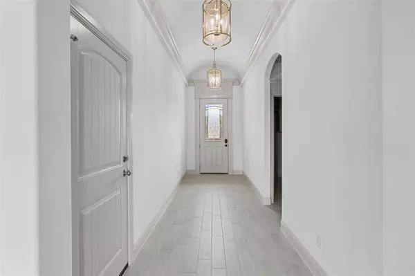 725 Jameson, Springtown, TX 76082