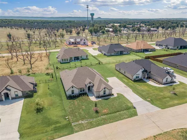 3016 Hazlewood Road, Granbury, TX 76049