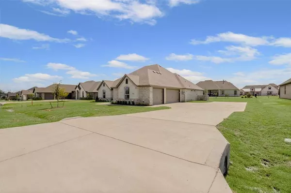 3016 Hazlewood Road, Granbury, TX 76049