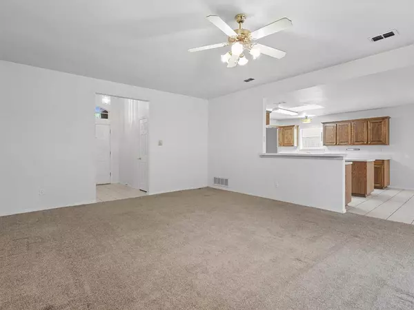 7700 Stonebank Court, Fort Worth, TX 76112