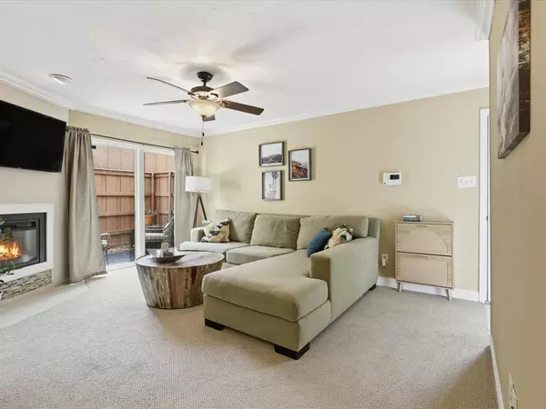 4250 Madera Road, Irving, TX 75038