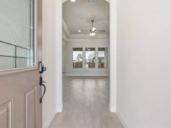 724 Raylan Street, Springtown, TX 76082