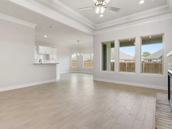 724 Raylan Street, Springtown, TX 76082