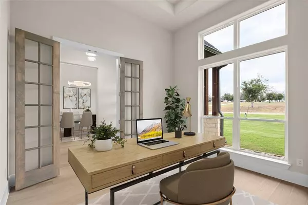 2300 Candlestick Drive, Granbury, TX 76049