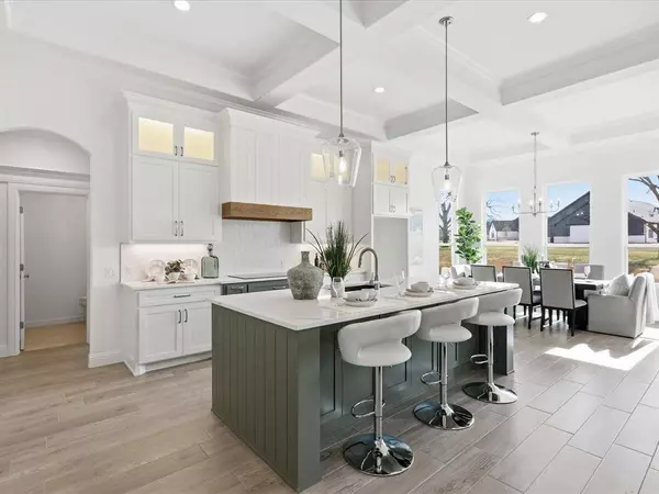 2152 Middlewood Circle, Granbury, TX 76049