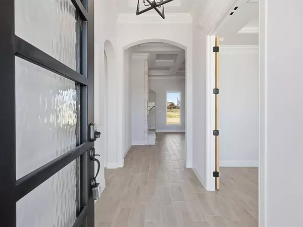 2005 Forest Bridge Drive, Azle, TX 76020