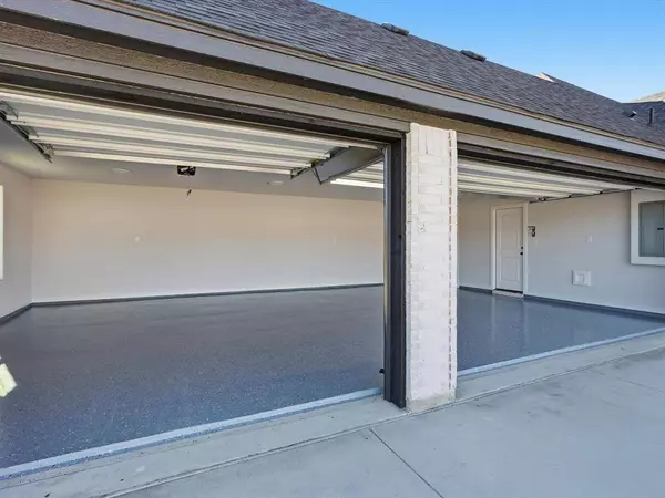 2005 Forest Bridge Drive, Azle, TX 76020