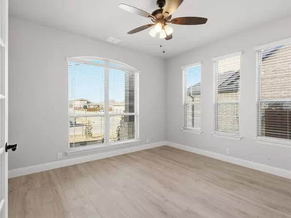 624 Pawprint Hollow, Godley, TX 76044