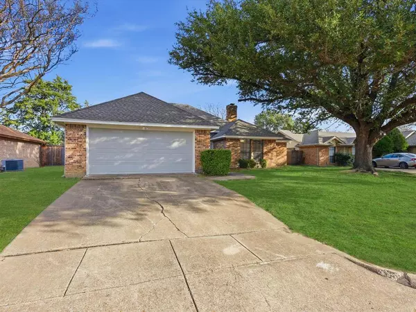 4812 Applewood Road, Fort Worth, TX 76133