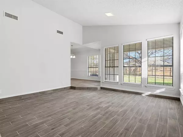 4812 Applewood Road, Fort Worth, TX 76133