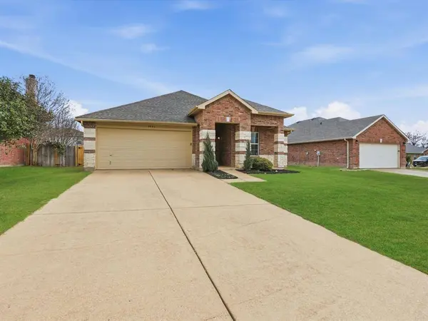 1441 Erin Drive, Burleson, TX 76028