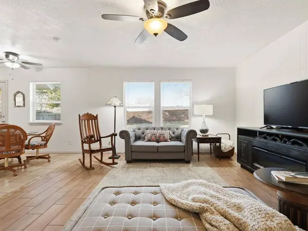 1105 Springdale Road, Bedford, TX 76021