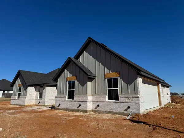 520 Calla Lily Way, Tolar, TX 76476