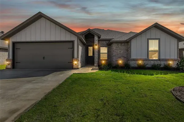 624 Jameson Street, Springtown, TX 76082