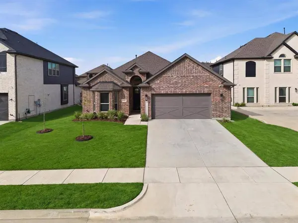 2304 Birdwatch Lane, Mansfield, TX 76063