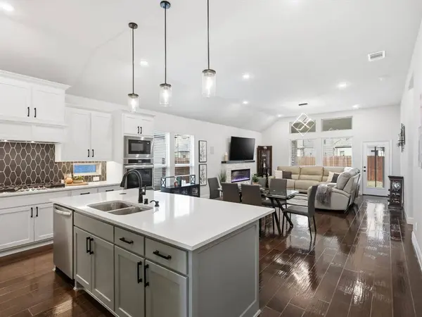 2304 Birdwatch Lane, Mansfield, TX 76063