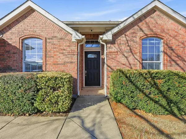 424 Shady Shore Lane, Crowley, TX 76036