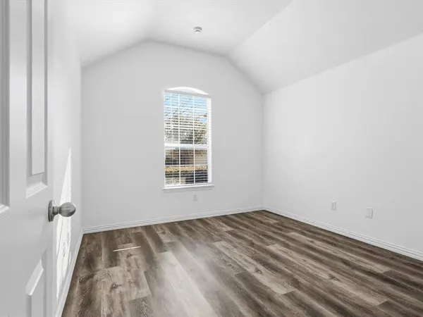 424 Shady Shore Lane, Crowley, TX 76036